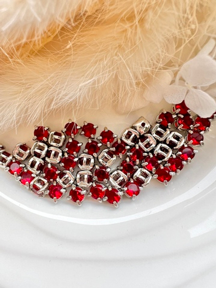 Фианит 4 мм, Красный (оправа серебро)