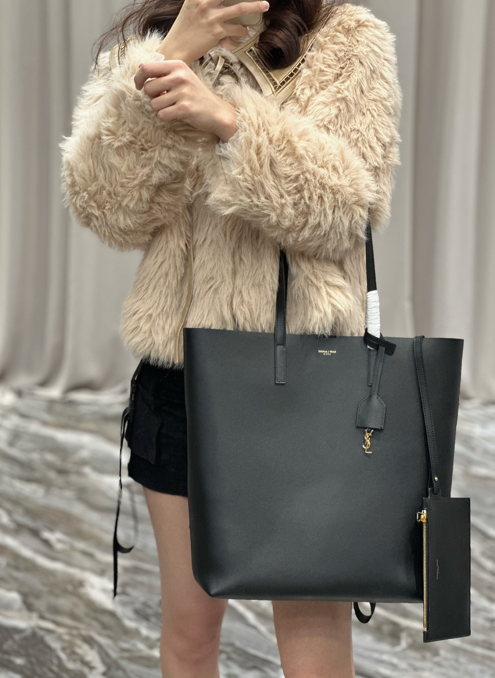 Saint Laurent Shopping In Leather