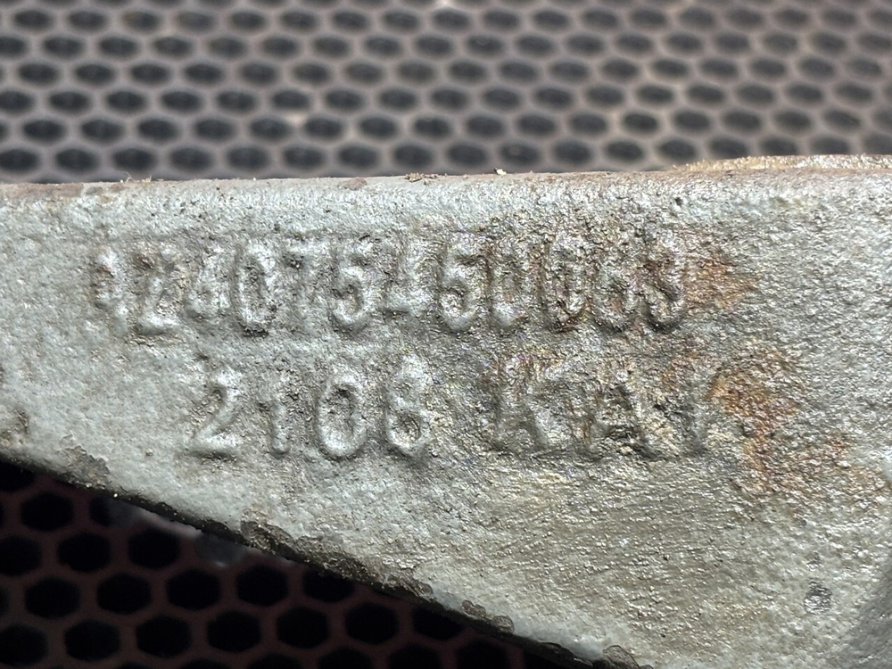 Кронштейн тормозного вала левый