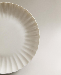 ZARA HOME ДЕСЕРТНАЯ ТАРЕЛКА ИЗ ФАРФОРА С ВОЛНИСТОЙ КРОМКОЙ, БЕЛЫЙ