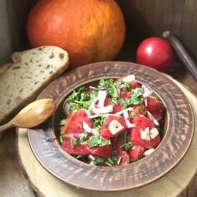 Салат «Поздний» с помидорами и кинзой Салат «Поздний» с помидорами и кинзой