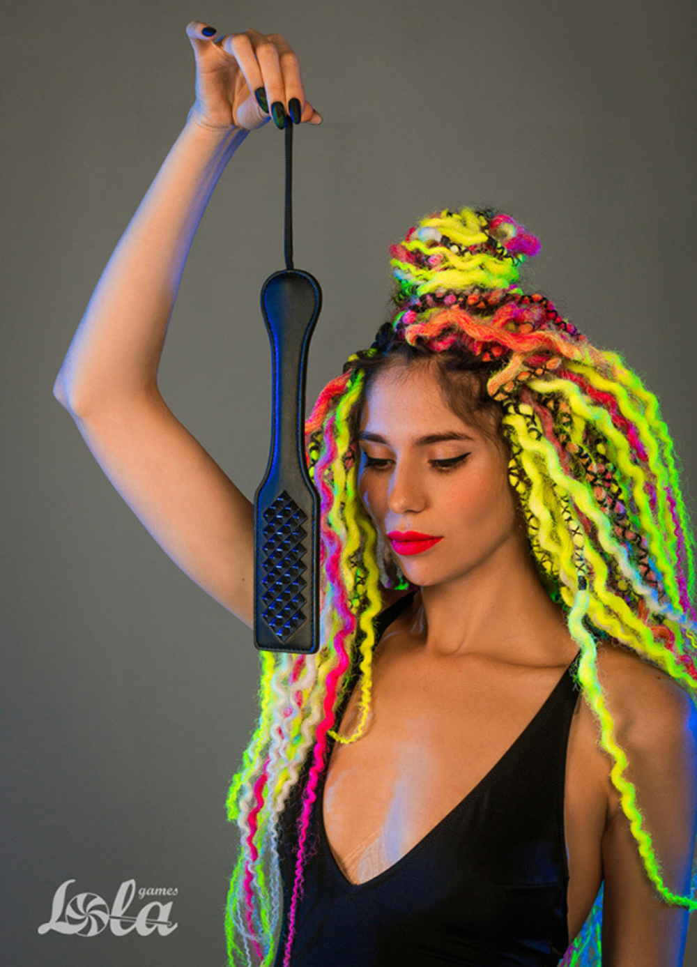 Шлепалка 32см с заклепками Lola Games Party Hard Paddle Hot Spot Black 1126-01lola