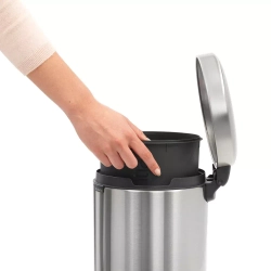 Brabantia - Контейнер для мусора NewIcon 5л, матовая сталь / артикул   112102  / GTIN 8710755112102