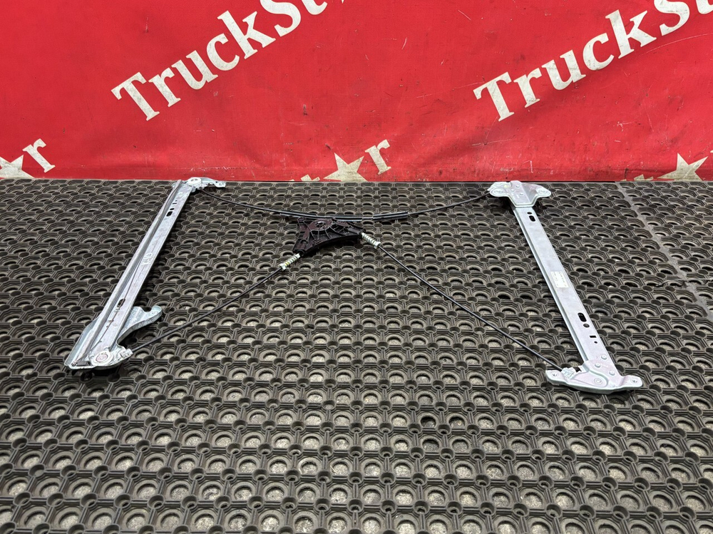 Стеклоподъемник двери левой