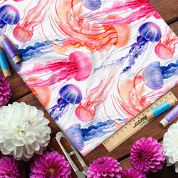 Ткань лён большие разноцветные медузы на белом фоне