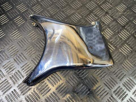 Крышка рамы левая Suzuki Intruder VS750 VR51A