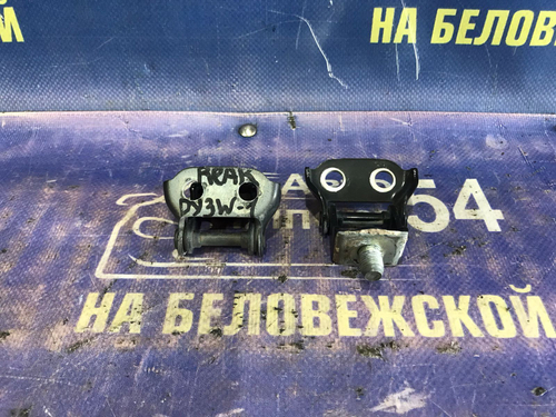 Петля багажника MAZDA DEMIO 2003