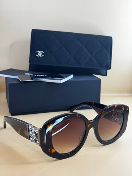 Солнцезащитные очки CHANEL