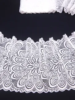 03-257 Кружево эластичное 17 см, павлин, теплый белый