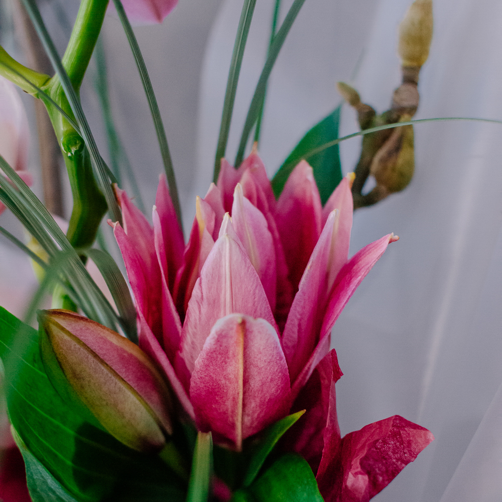 175. Трендовый премиальный букет с лилией и орхидеей