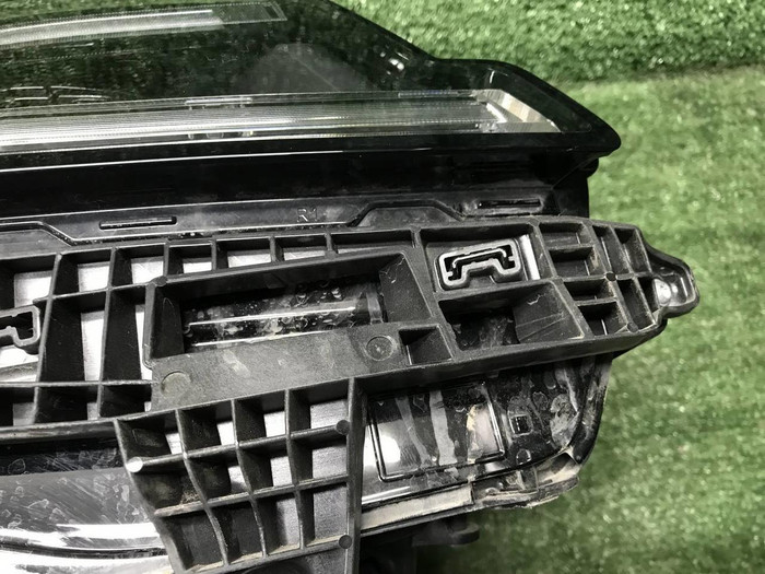 Фара правая Range Rover Sport 3 (2022-н.в.) LED