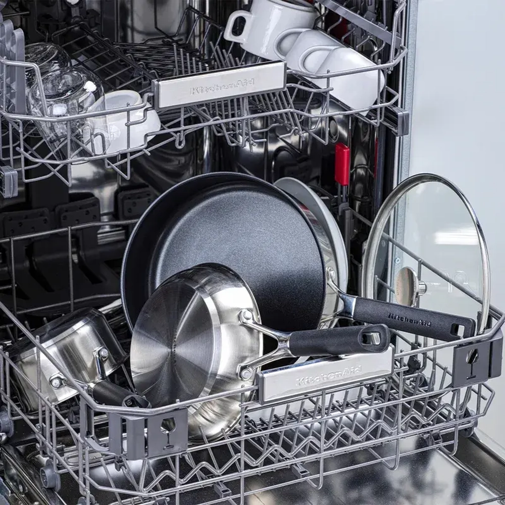 KitchenAid Классическая керамическая сковорода 20 см
