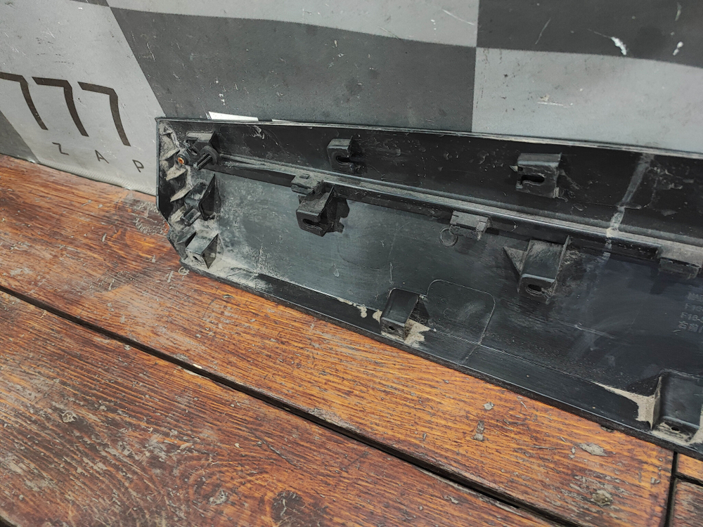 Накладка двери передней правой Jetour Dashing 22-нв Б/У Оригинал F165500220CA