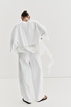 ZARA ФУТБОЛКА С ВОЛАНАМИ, БЕЛЫЙ