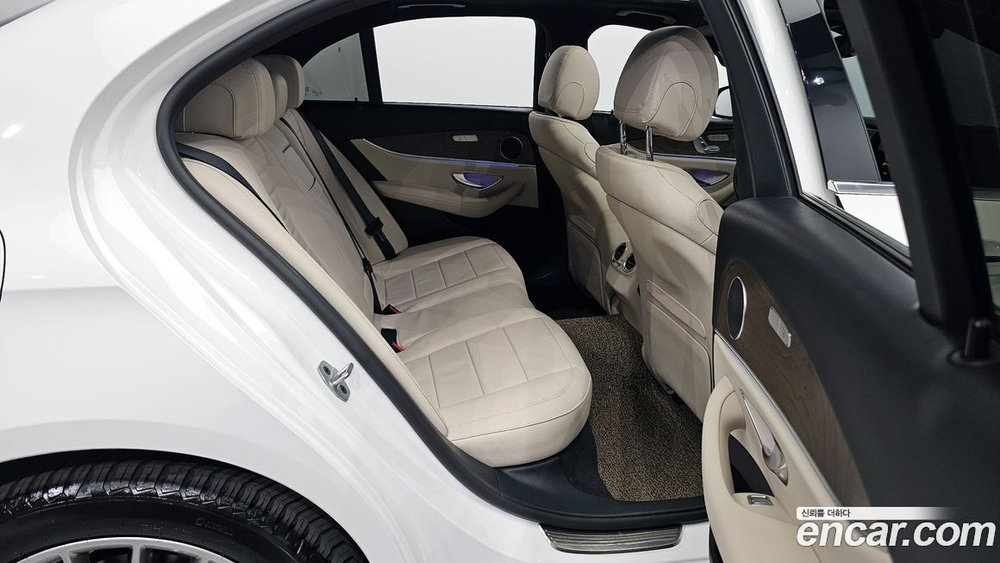 Mercedes-Benz E-Class W213 E220d 4MATIC Exclusive (08.2021)
