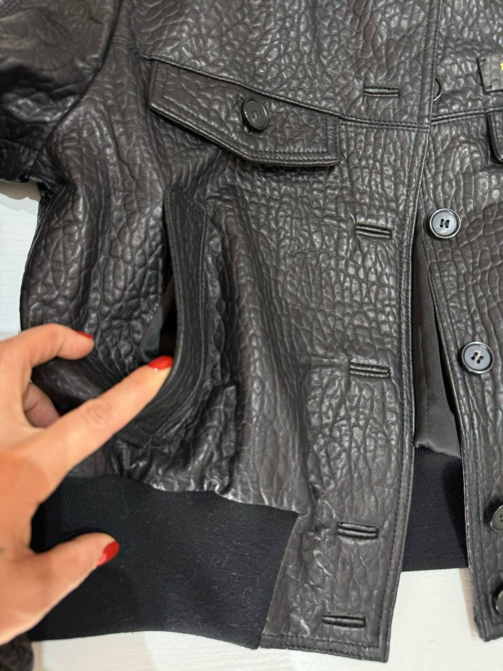 Кожаная куртка Prada