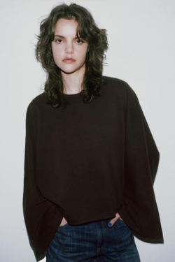 ZARA ФУТБОЛКА С РУКАВАМИ-КРЫЛЫШКАМИ, ШОКОЛАДНЫЙ