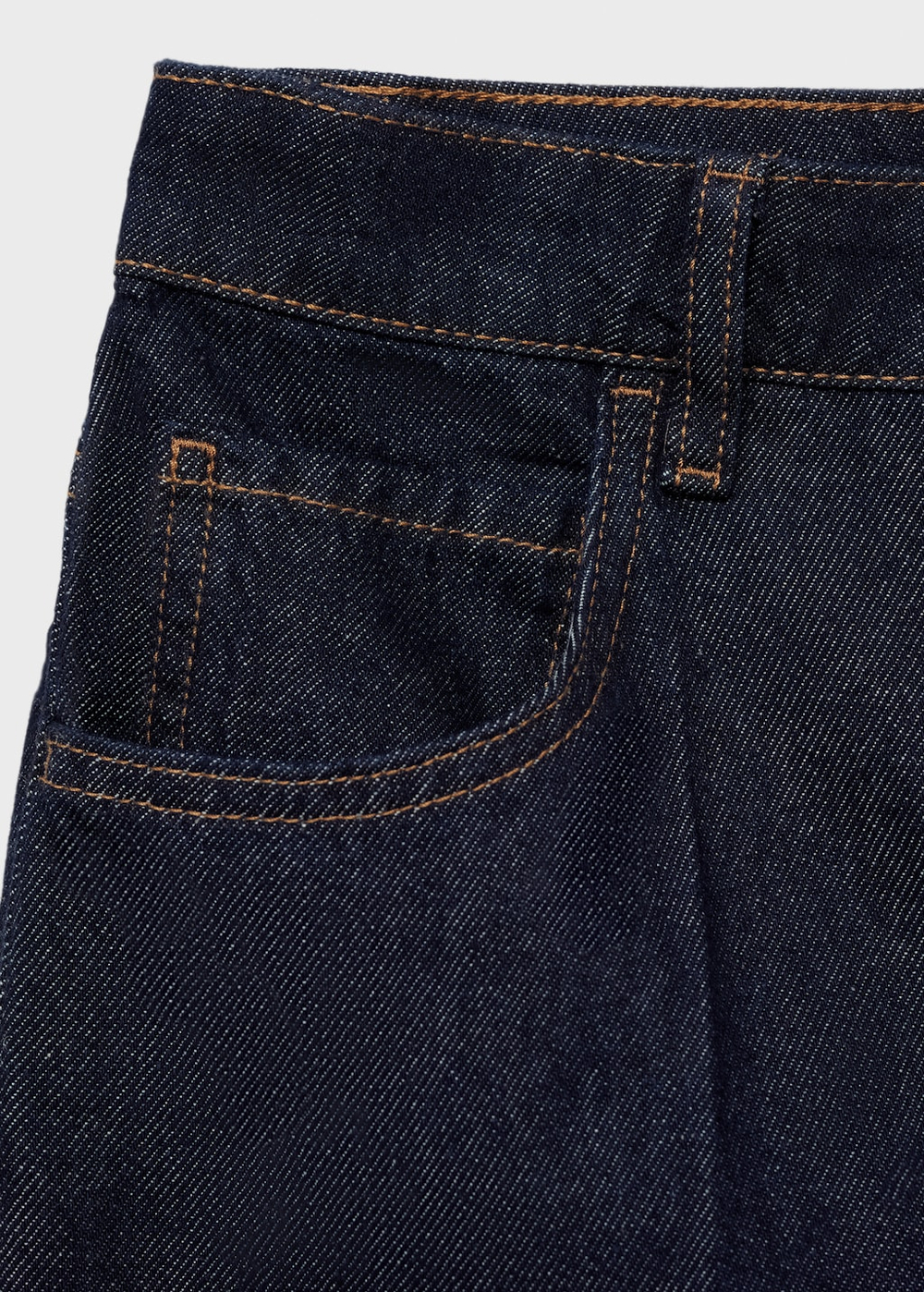 Джинсовые бермуды с высокой посадкой и эффектом потертости