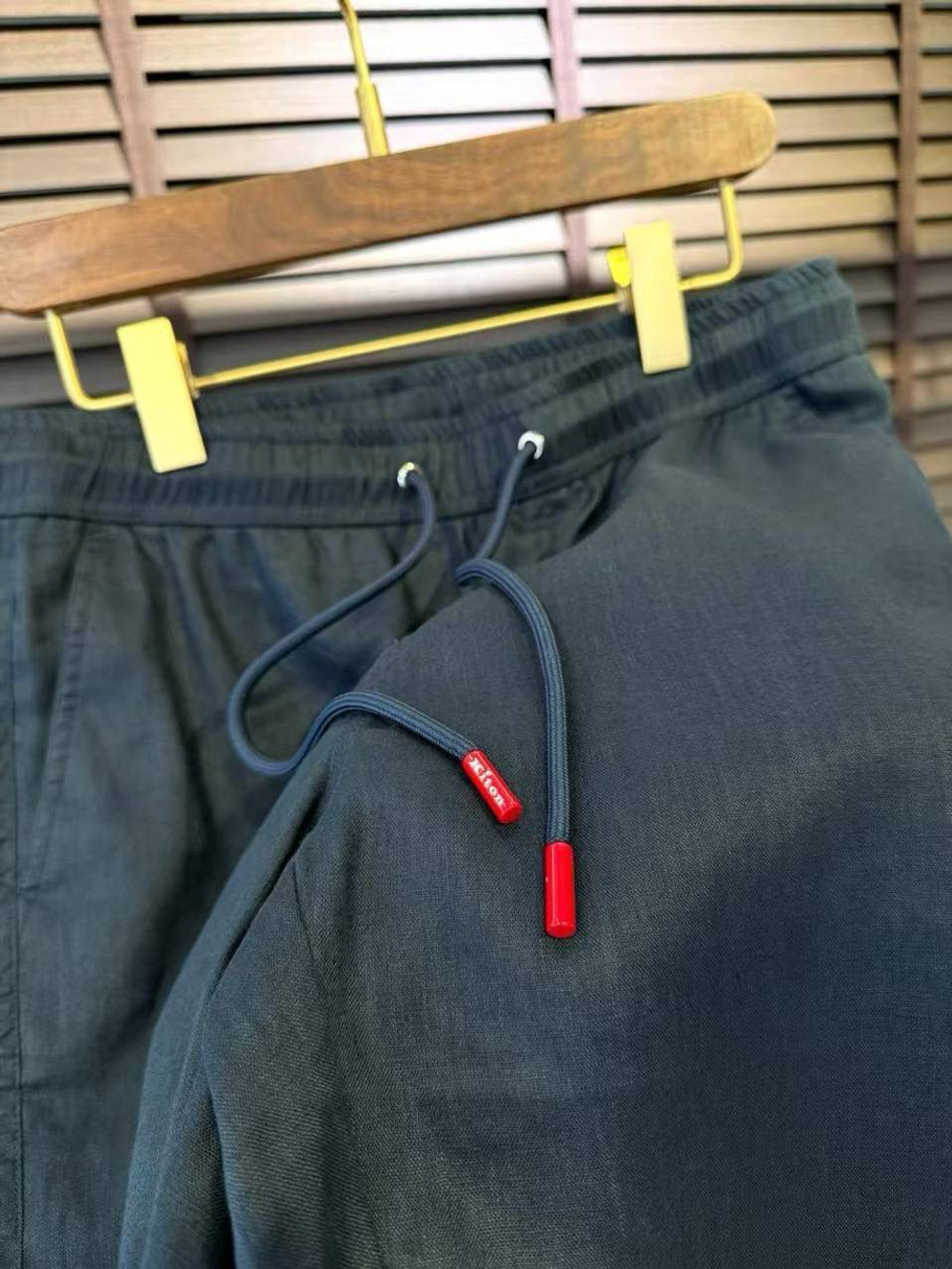 Льняные шорты Kiton