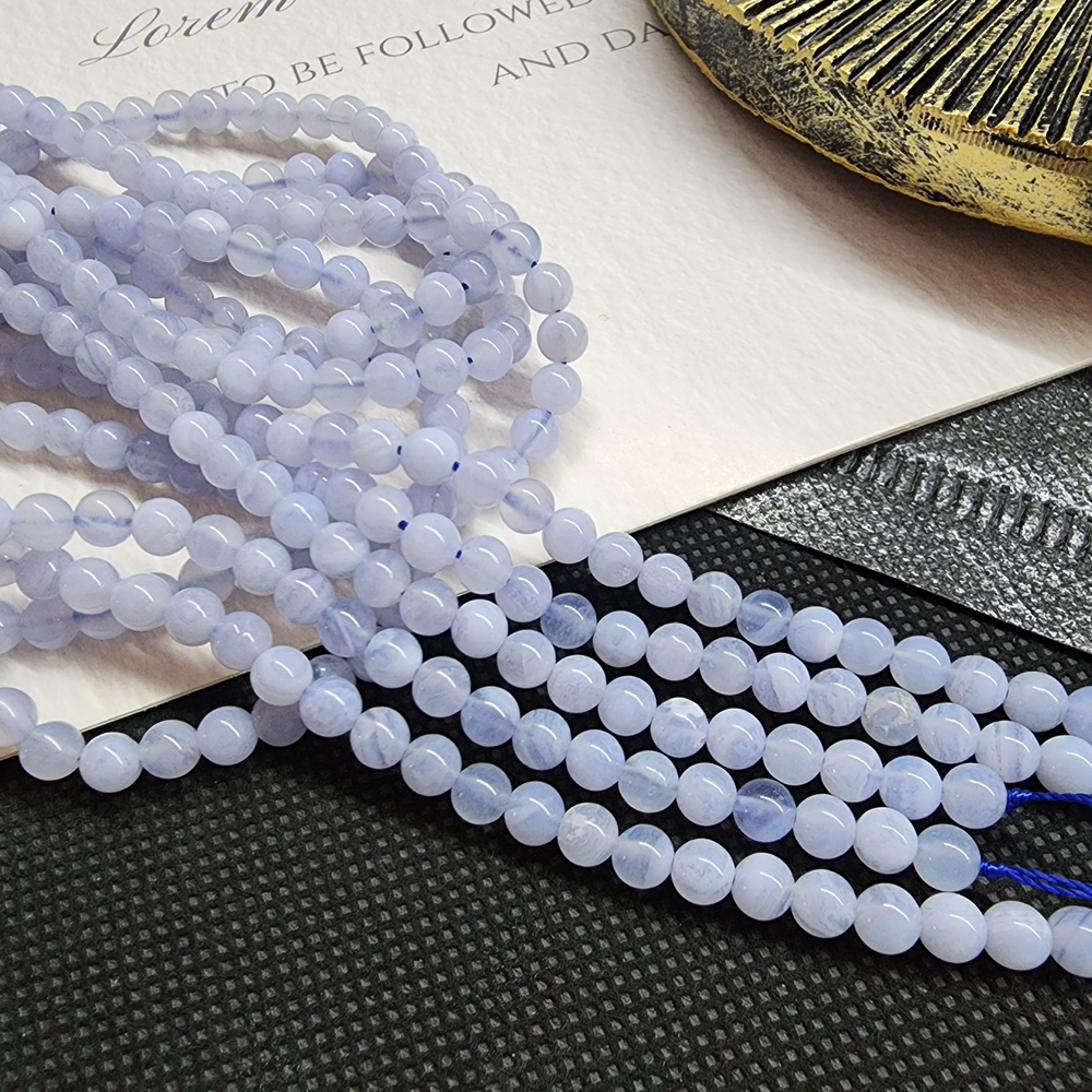 Голубой агат природный, сапфирин, бусина шар 5мм, нить 19 см