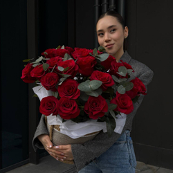 Red roses box