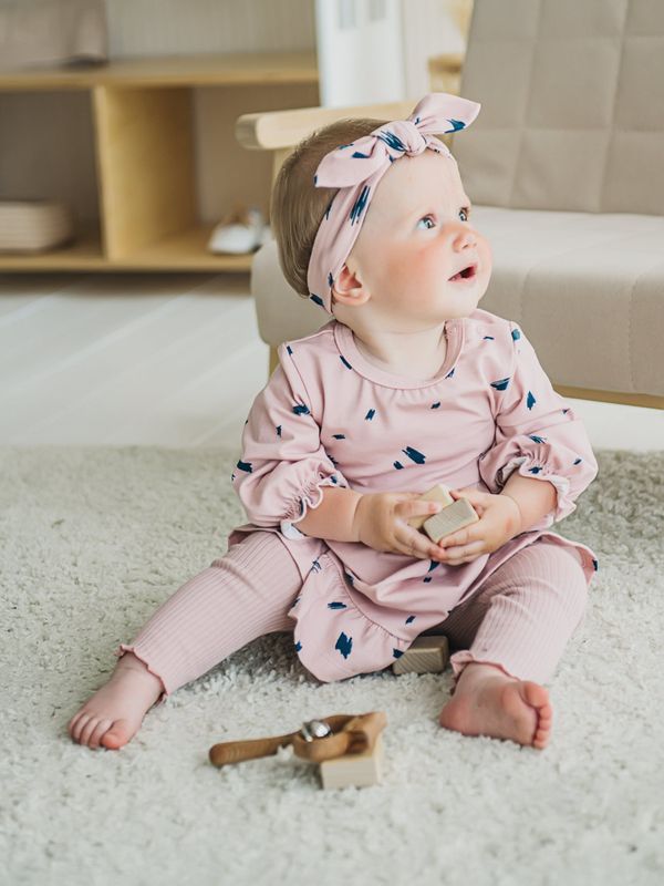 Платье с оборкой 