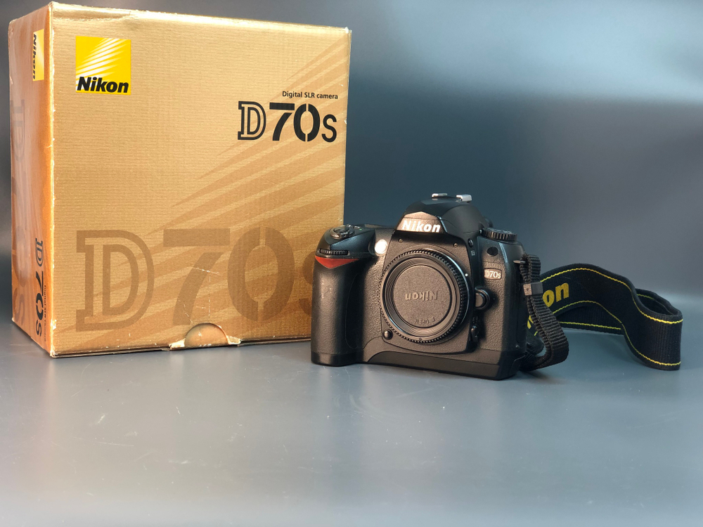 Nikon D70S, 38875 кадров пробега.