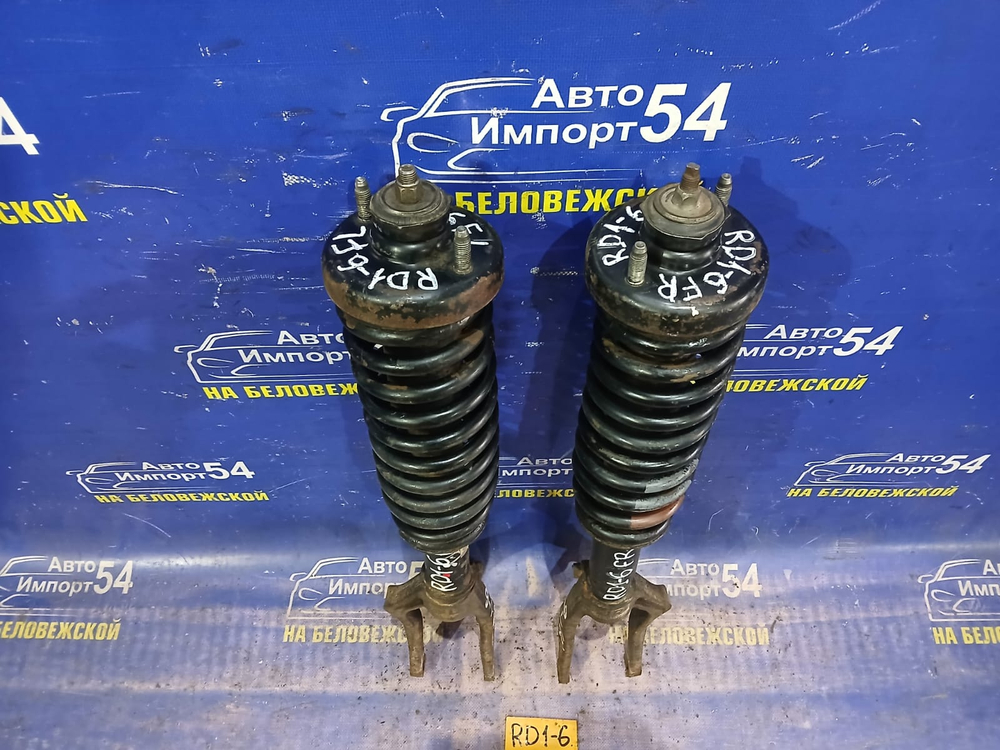 Стойка передняя левая Honda CRV 1996