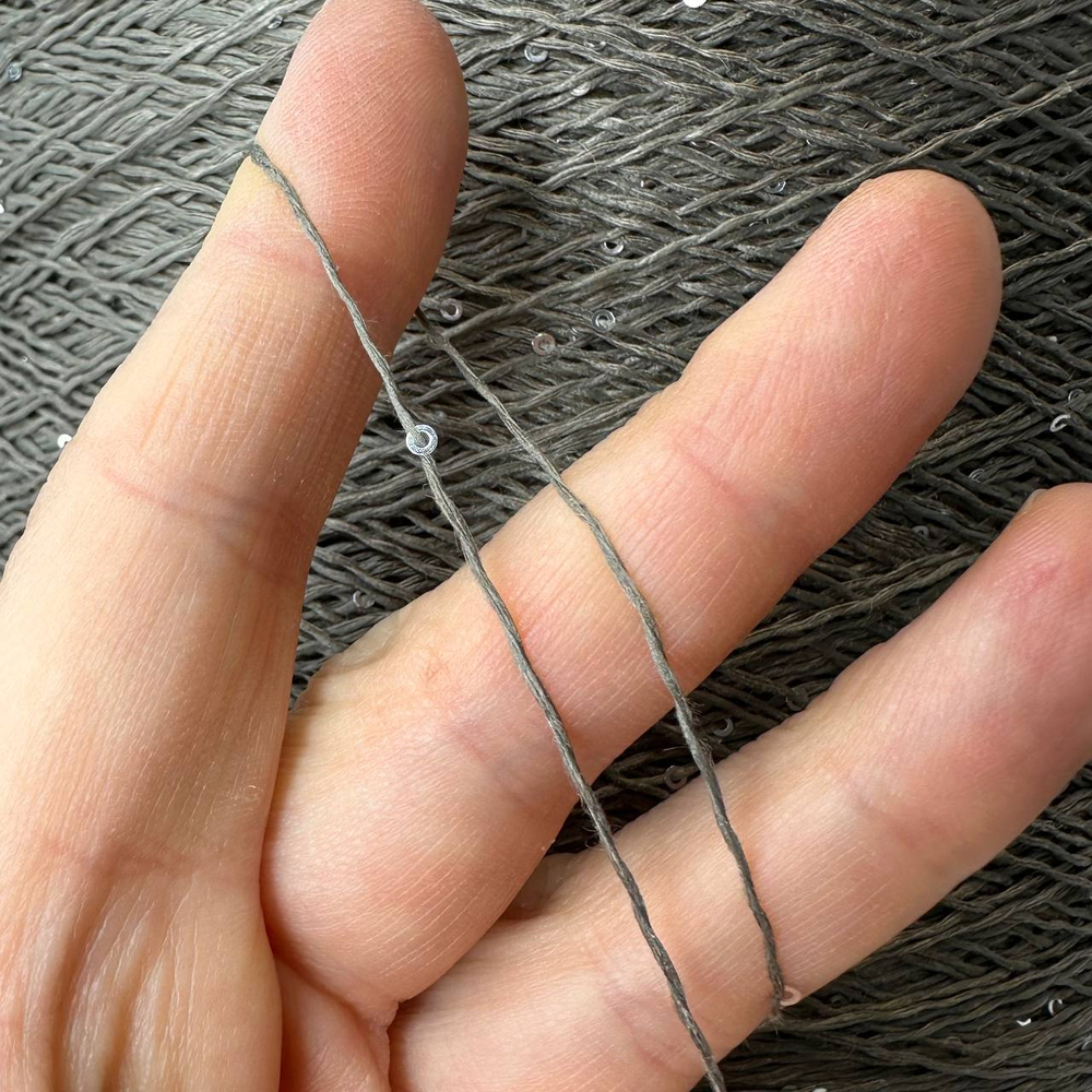 LINETTE PAILLETES - 80% лен, 20% п/а, микропайетки 2мм, ; 450м\100гр; цвет: тауп, пайетки серебро