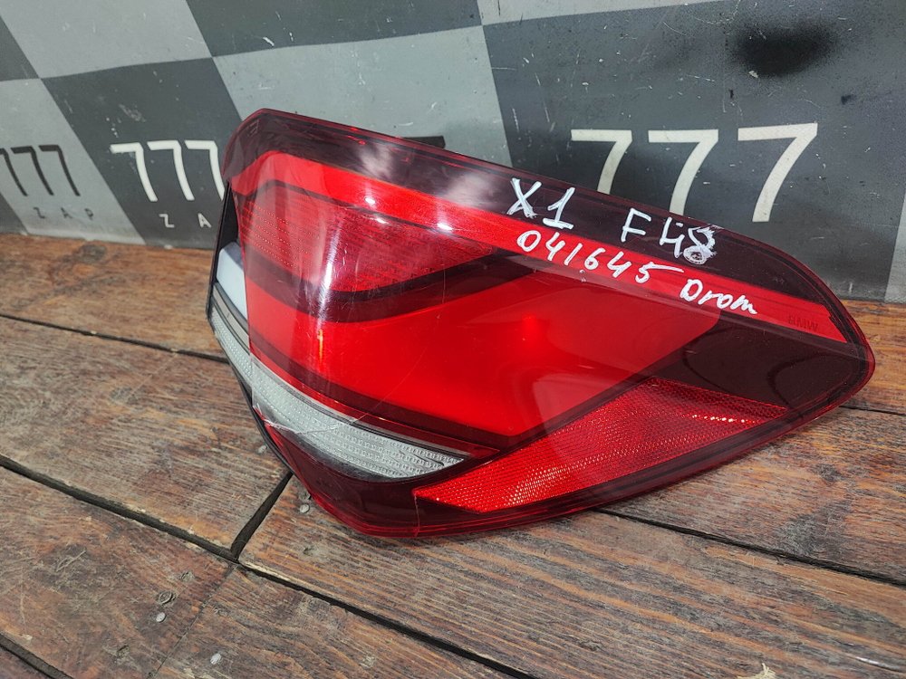 Фонарь задний правый BMW X1 (F48) 19-22 Б/У Оригинал 63217477714