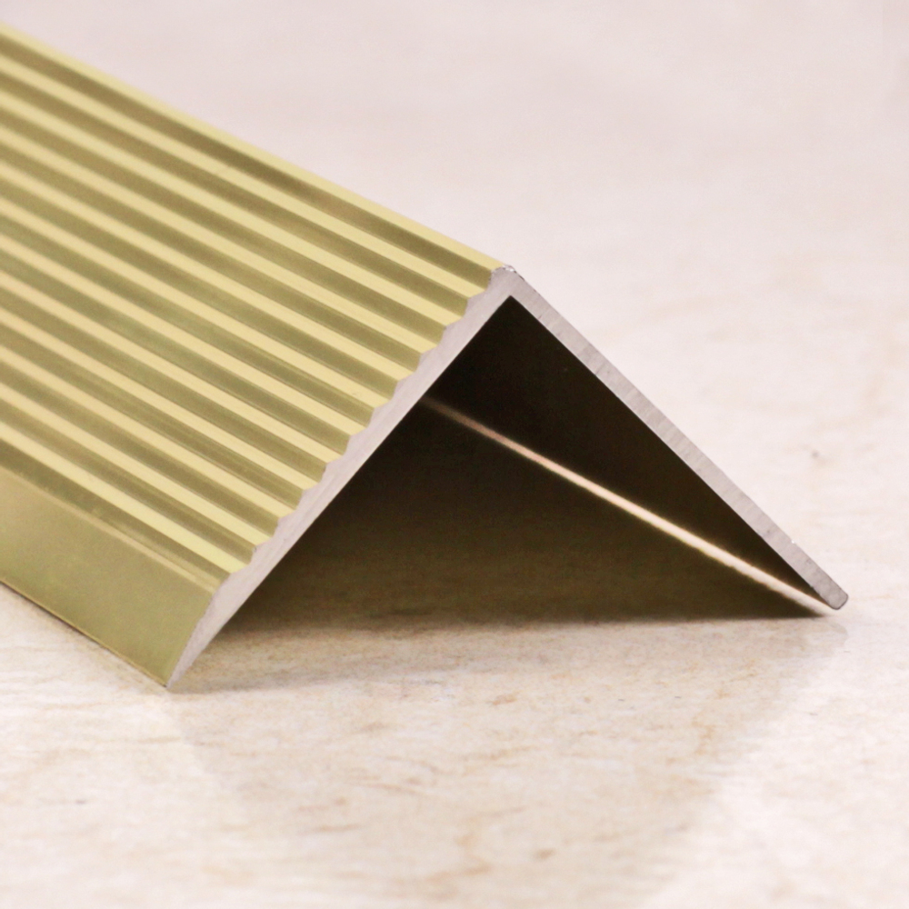 Алюминиевый угловой порог для пола ПО-30х30 2700 мм