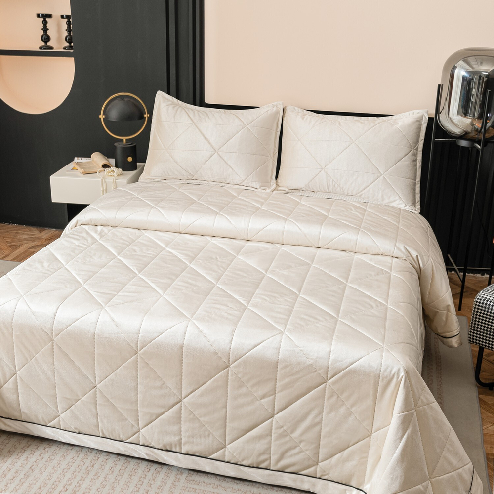 Велюровое покрывало в клетку с наволочками OVL033