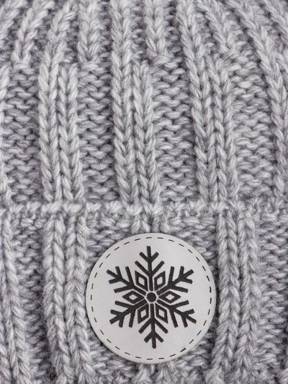 Шапка зимняя вязаная для малышей