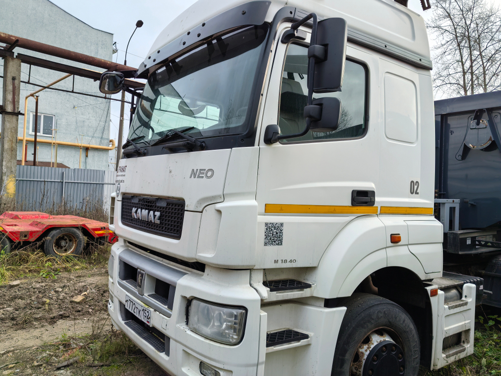 КамАЗ М1840 4x2 Седельный тягач 5490-S5 (Дизельный, 12,0 л, 401 л.с., МТ)