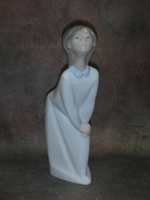 Статуэтка. Фарфор. Девушка, ожидающая поцелуя. Lladro. Испания