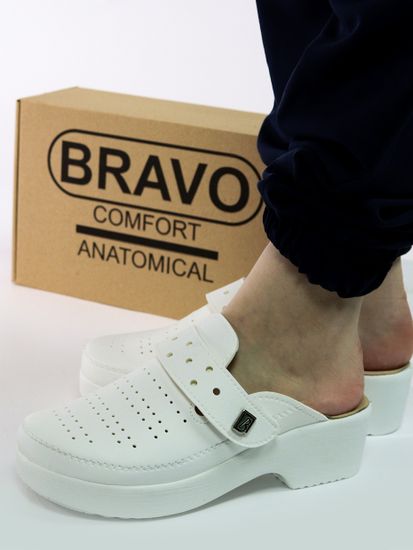 501 | "Natasa" | Белые женские медицинские сабо с закрытым носом