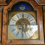 Напольные часы с четвертным боем