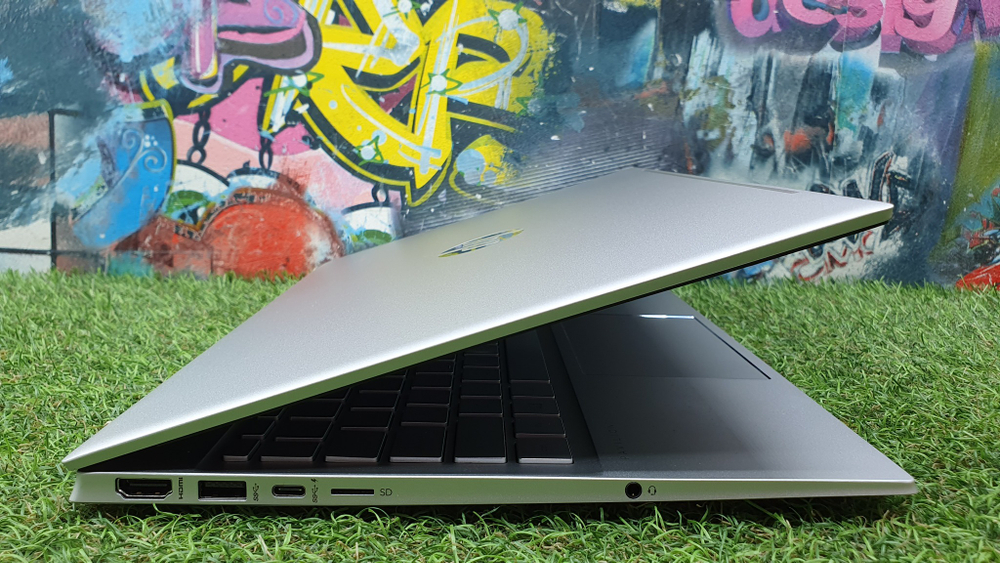 Ноутбук HP Ryzen 5 5500U/8 ГБ/FHD/ Pavilion 15-eh1029ur 491L0EA