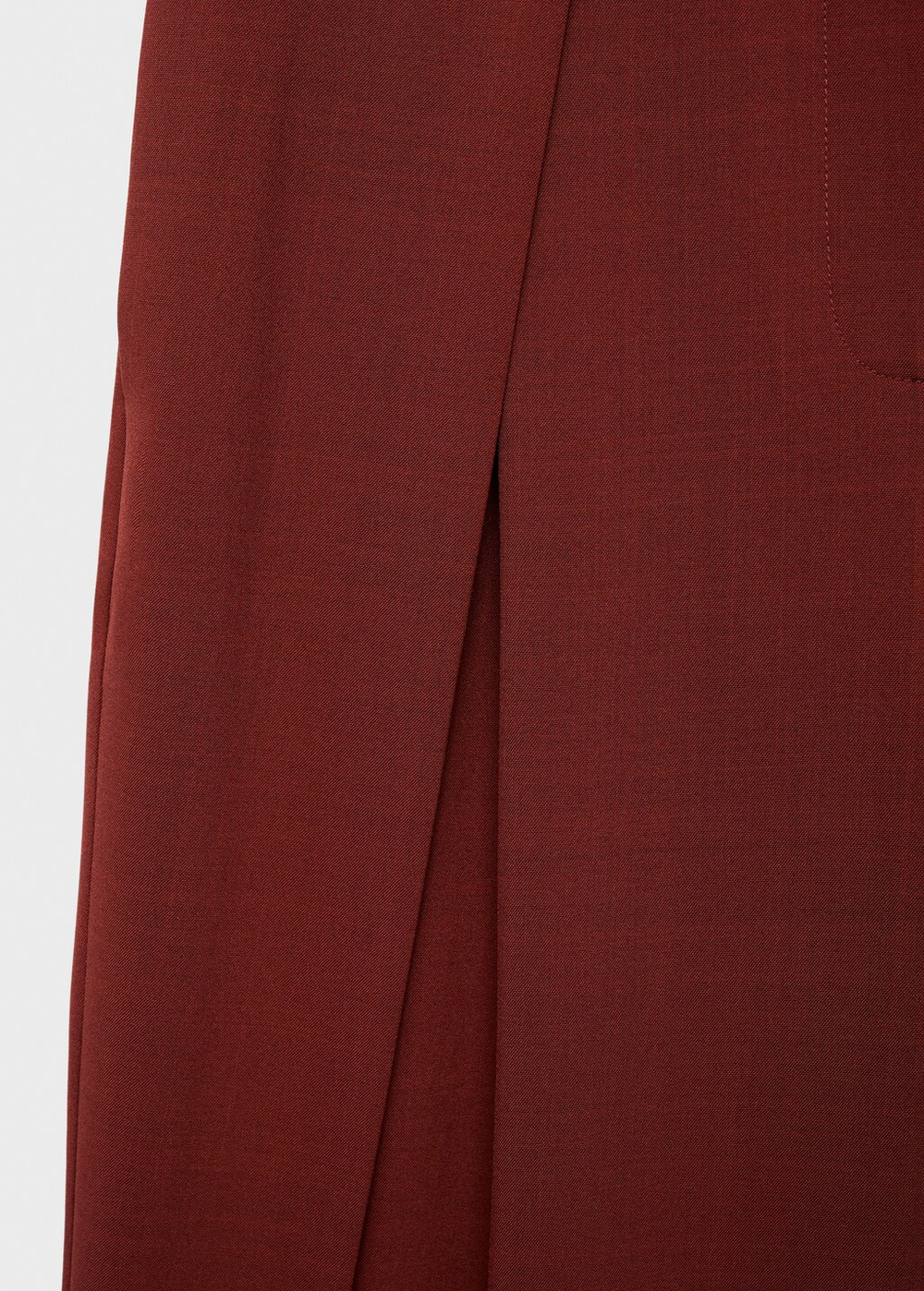 Костюмные брюки с широкими штанинами и защипами