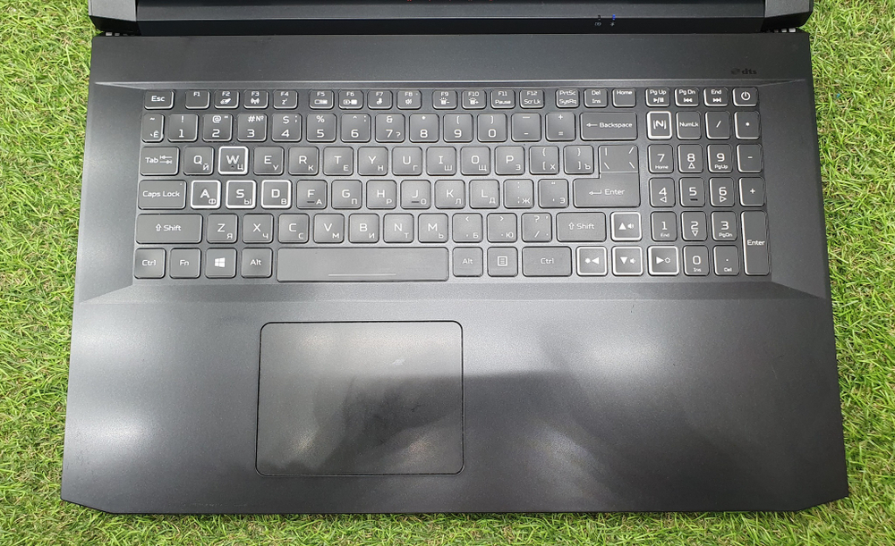 Игровой 17.3" Acer Ryzen 7/16 Gb/RTX 3070 8 Gb/144 Hz
