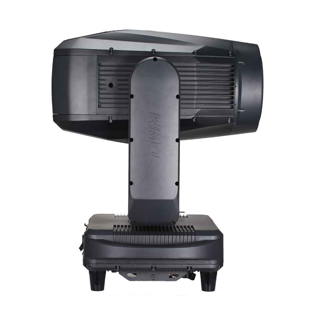 Quatro blade LE1400 WP — профильный LED-прожектор 1200 Вт Moving Head с системой профилирования и зумом 6,5°–55°