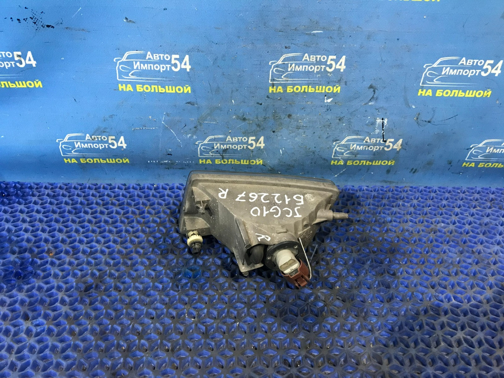 Туманка правая TOYOTA PROGRES 2001-2007