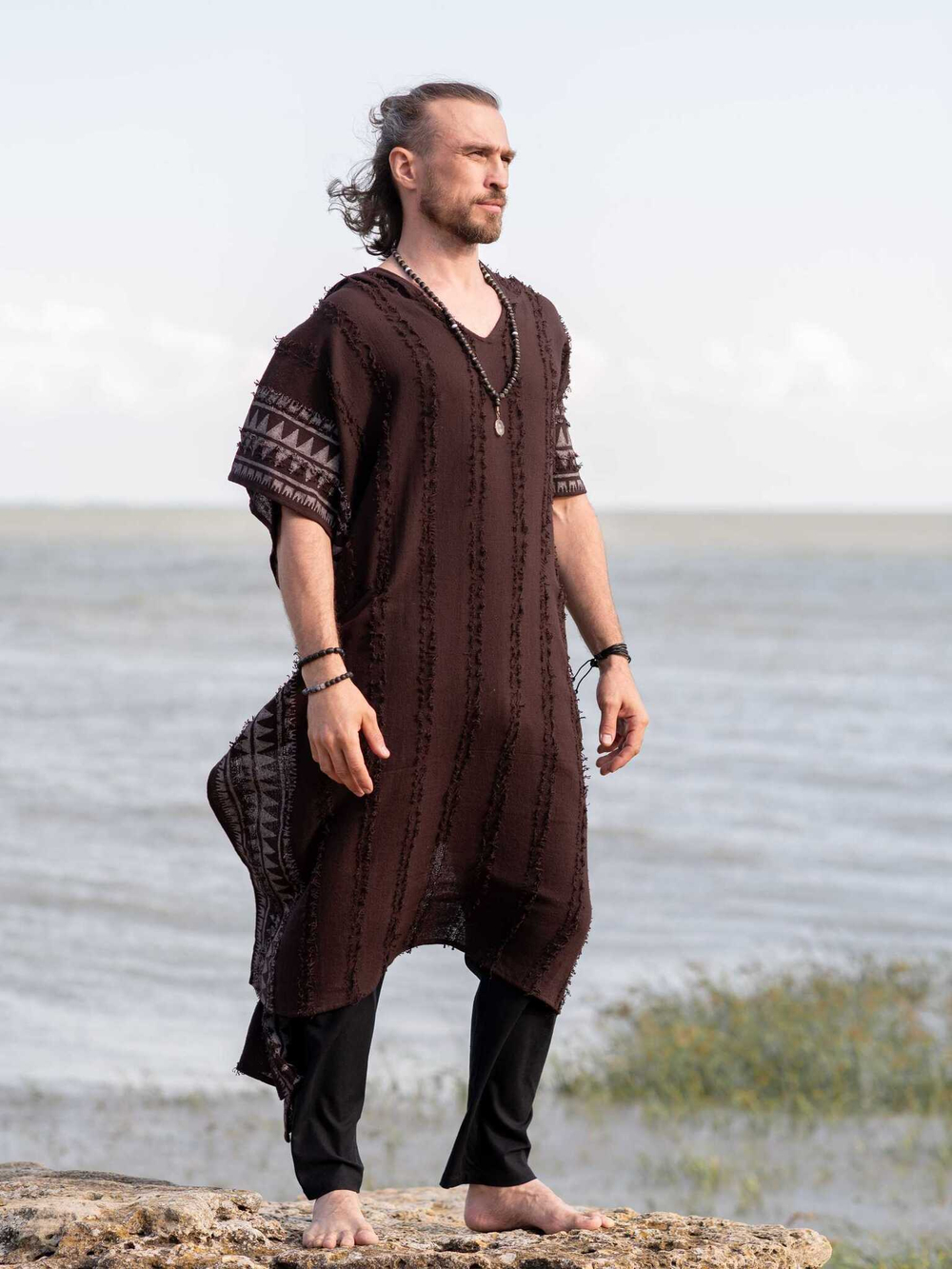 Накидка-пончо с капюшоном Tribal (коричневая)