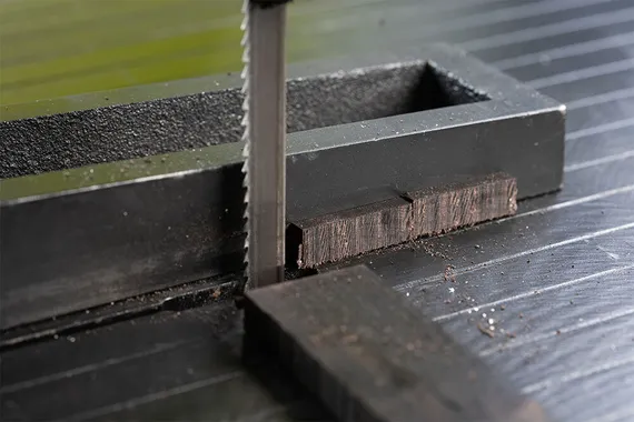 Вертикальный ленточнопильный станок SHX-500, SMTG