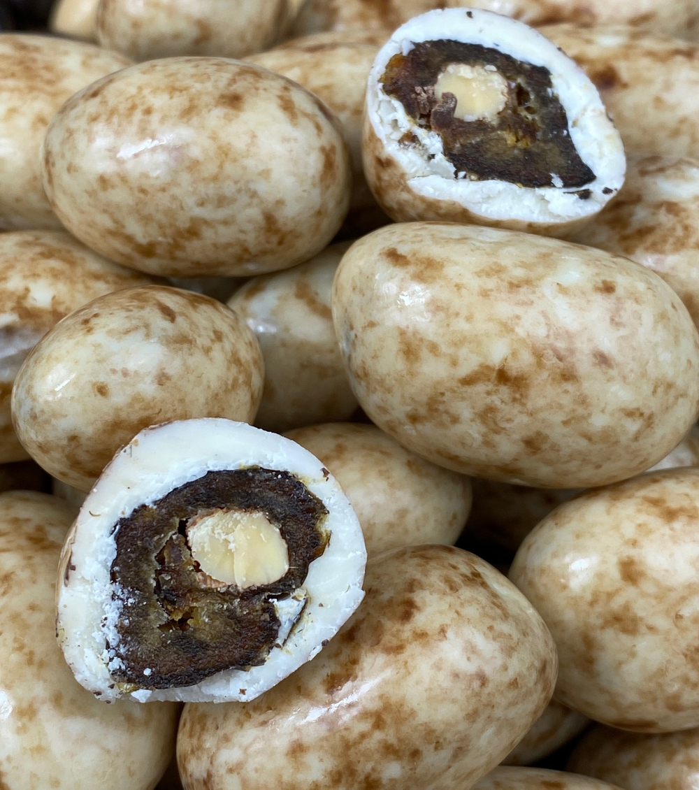 Финик с миндалем тирамису в кондитерской глазури 100г