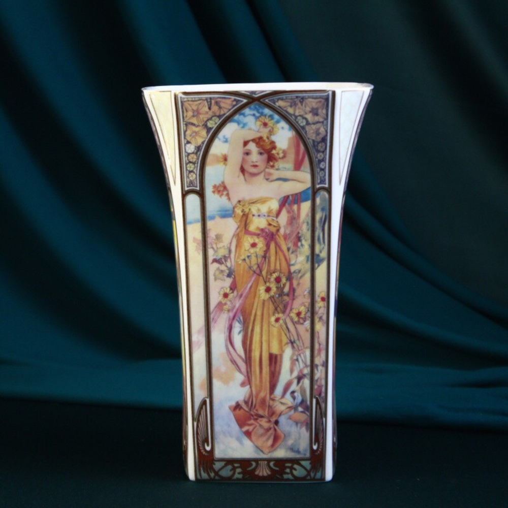 Ваза с миниатюрами картин Альфонса Мухи «Утро и День»