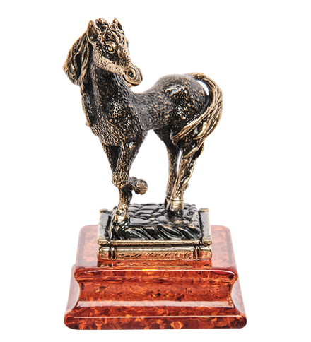 Народные промыслы AM- 254 Фигурка «Лошадь на постаменте» (латунь, янтарь)