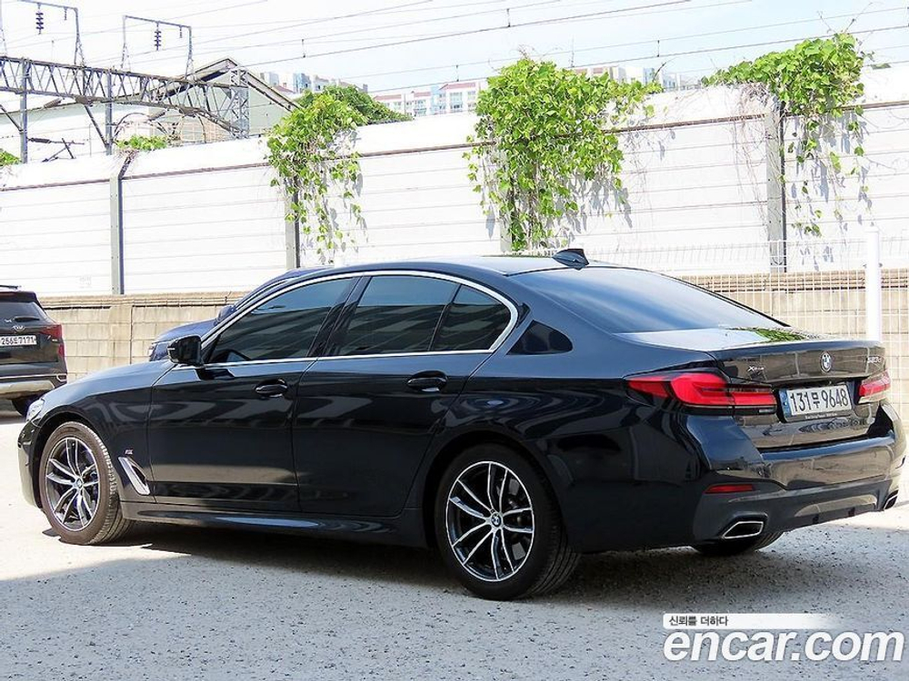 BMW 5 Series (G30) 523d xDrive M Sports (04.2021)