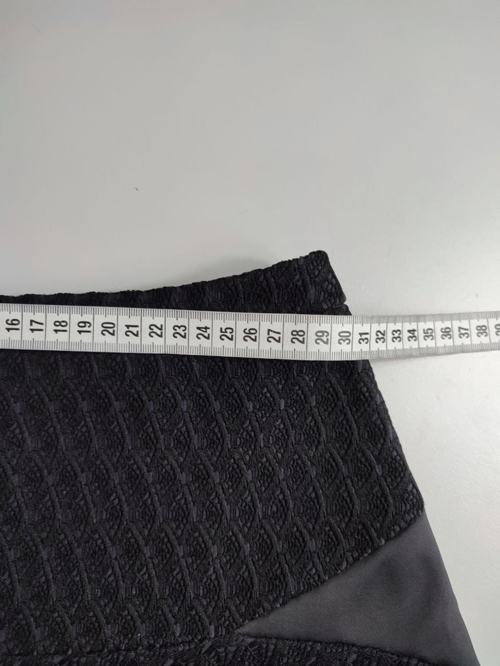 Юбка HUGO BOSS интересная 40 размер