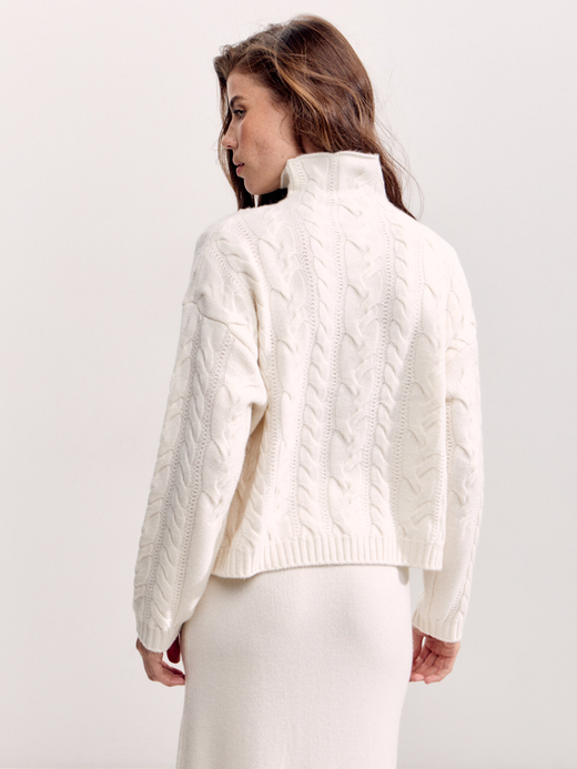 Кашемировый свитер с косами